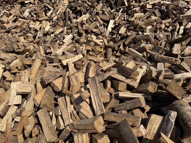 Gekloofd gemengd haardhout