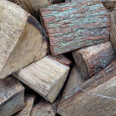 Eiken haardhout grof gekloofd losgestort 1 kuub